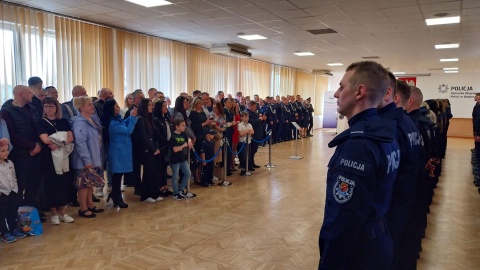 44 nowych policjantów, którzy złożyli ślubowanie, po zakończonym szkoleniu podstawowym trafią do jednostek kujawsko-pomorskiego garnizonu/fot. Marcin Kupczyk