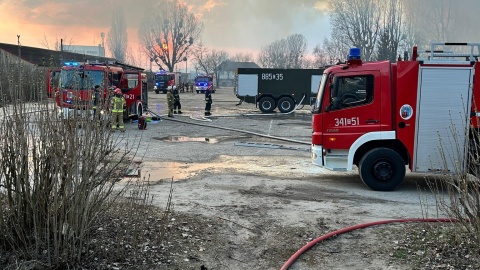 Gaszenie pożaru przy ul. Grudziądzkiej. / Fot. KM PSP