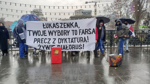 Białorusini z regionu manifestowali w Bydgoszczy. Za wschodnią granicą trwają wybory