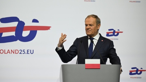 Donald Tusk: Każdy, kto gości w Polsce i w sposób brutalny narusza prawo, będzie deportowany z Polski