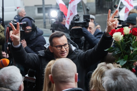 Mateusz Morawiecki przed prokuraturą: Realizacja wyborów prezydenckich była moim obowiązkiem [zdjęcia]