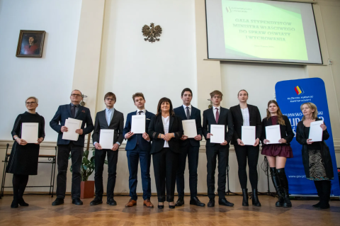 Mają świetne wyniki w nauce czy sporcie. Uczniowie z regionu ze stypendiami MEN