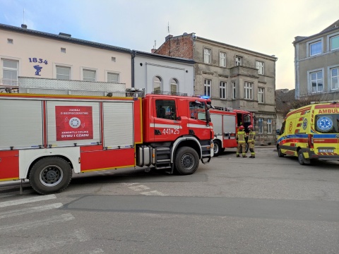 Jedna osoba zginęła w pożarze mieszkania w Grudziądzu. Paliło się także na rynku w Łasinie