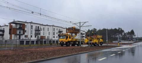 Zerwana sieć trakcyjna w rejonie ul. Strobanda w Toruniu. Naprawa potrwa do piątku