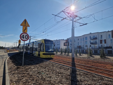 Tramwaje wróciły na swoje trasy. Sieć trakcyjna w rejonie ul. Strobanda w Toruniu naprawiona