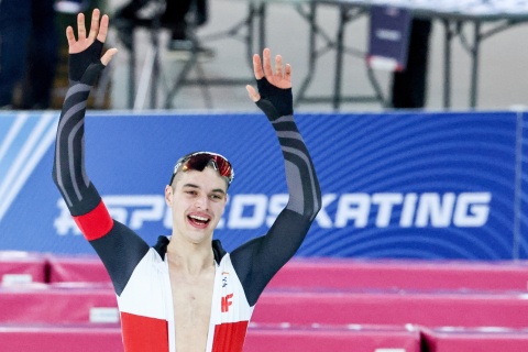 Kolejny medal dla Polski na MŚ w łyżwiarstwie szybkim. Semirunnij znów na podium