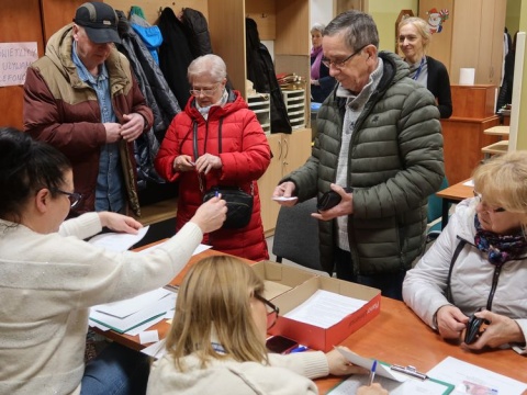 Mieszkańcy Bydgoszczy aż do jesieni wybierają osiedlowych radnych. Kiedy i gdzie [harmonogram]