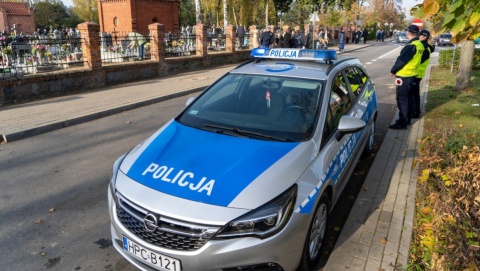 Motocyklista uderzył w drzewo w powiecie lipnowskim. Zginął na miejscu