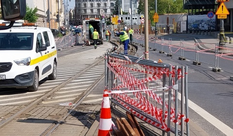 Trwa remont torowiska tramwajowego na ul. Focha w centrum Bydgoszczy [zdjęcia]
