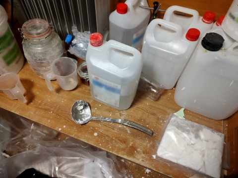 Miał laboratorium narkotykowe w przyczepie Bydgoszczanin trafił do aresztu [zdjęcia]