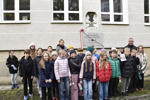 Absolwenci, uczniowie, rodzice i nauczyciele świętują stulecie bydgoskiej szkoły muzycznej