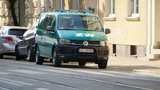 Podlaskie: żołnierz strzelał do cywilnego auta, był pijany. Zatrzymali go inni żołnierze