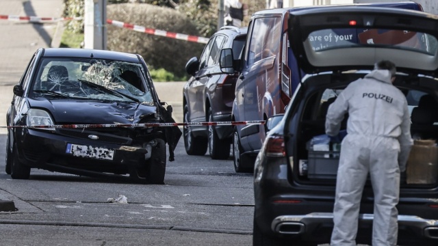 Niemcy: Kierowca wjechał w tłum ludzi w Mannheim. Media informują o dwóch ofiarach