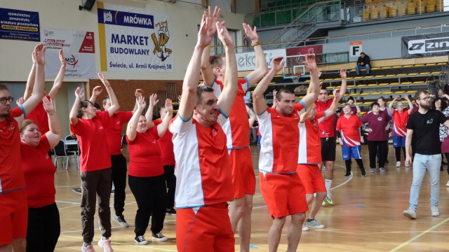 Sport nie zna barier. Liczy się dobra zabawa. Olimpiada niepełnosprawnych w Świeciu [zdjęcia, wideo]