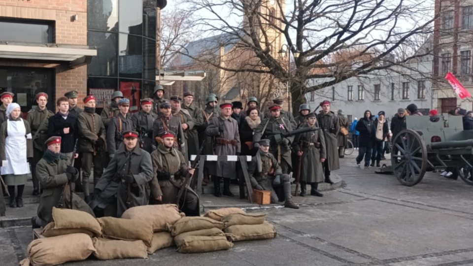 W Inowrocławiu zrekonstruowano bitwę o miasto w trakcie Powstania Wielkopolskiego/fot: Marcin Glapiak