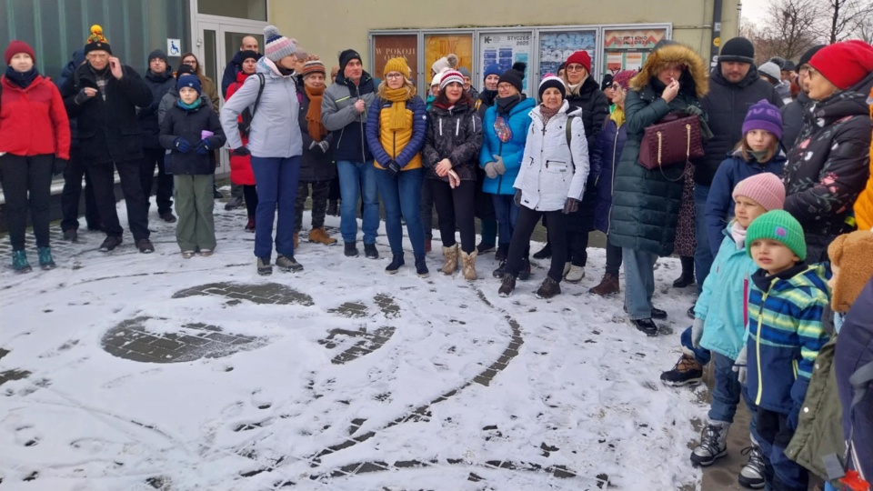 Rodziny z dziećmi wzięły udział w pierwszym spacerze w ramach cyklu Mała Kultura na Świeżym – Poparkuj/fot: Jolanta Fischer