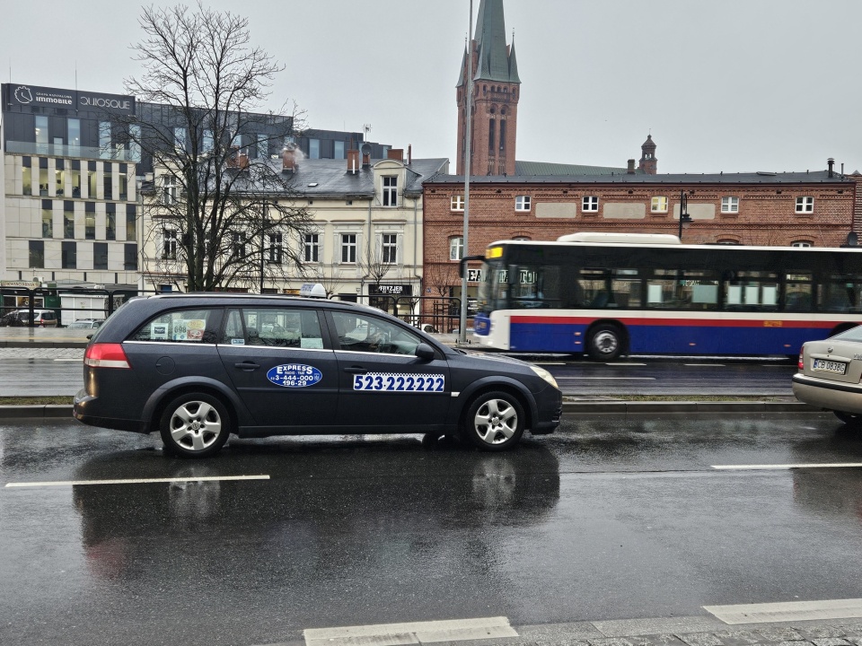 W Bydgoszczy zlikwidowana zostanie część miejsc postojowych dla taksówek, przybędzie kilka nowych/fot: Facebook, Zarząd Dróg Miejskich i Komunikacji Publicznej