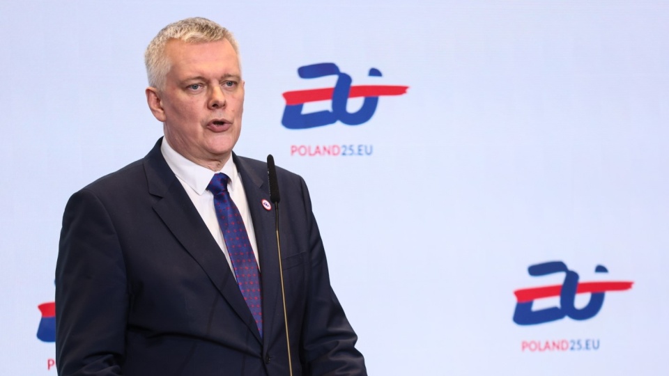 Minister spraw wewnętrznych i administracji, koordynator służb specjalnych Tomasz Siemoniak na konferencji prasowej po zakończeniu pierwszego dnia nieformalnego spotkania ministrów spraw wewnętrznych/fot: PAP, Leszek Szymański