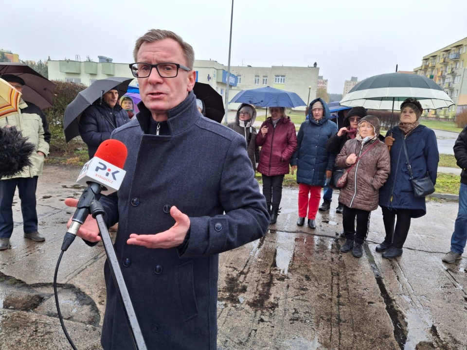 Mieszkańcy ulicy Kustronia w Grudziądzu skarżą się na hałas z pobliskiej chłodni warzyw i owóców. Poprosili jednego z radnych aby zorganizować spotkanie z mediami, bo sami czują się bezradni/fot. Marcin Doliński