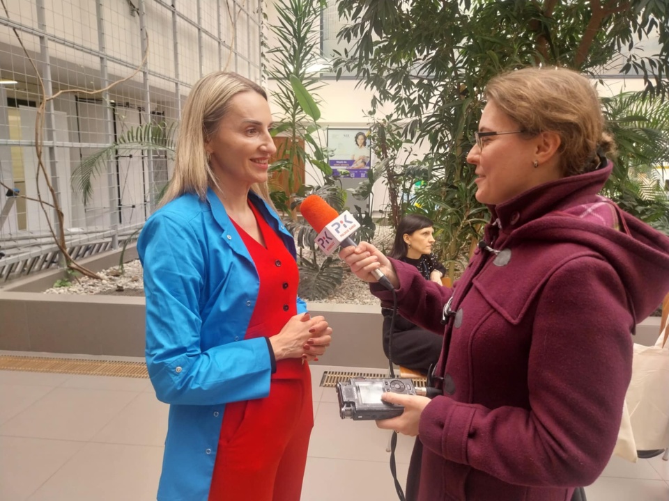 Justyna Kosiedowska, protetyk słuchu i Jolanta Fischer/fot. Henryk Żyłkowski