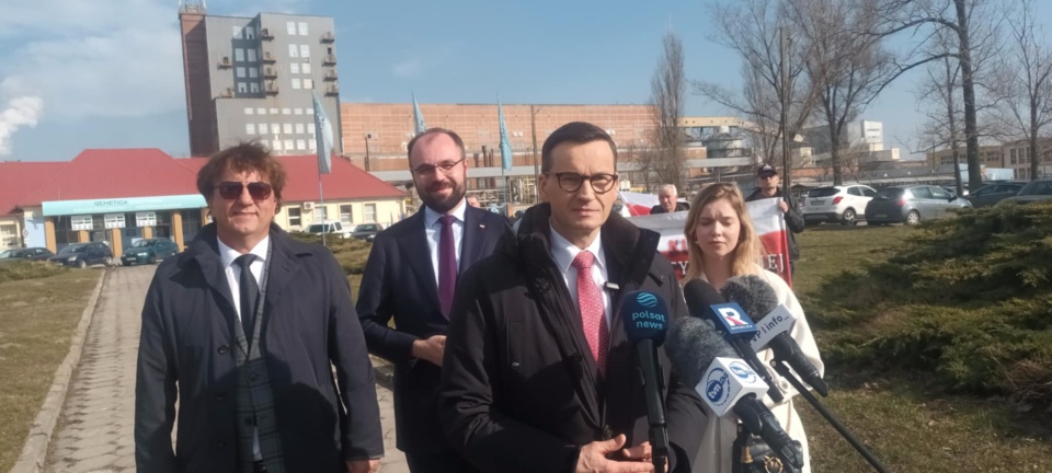 Były premier Mateusz Morawiecki (PiS) w Janikowie/fot. Marcin Glapiak