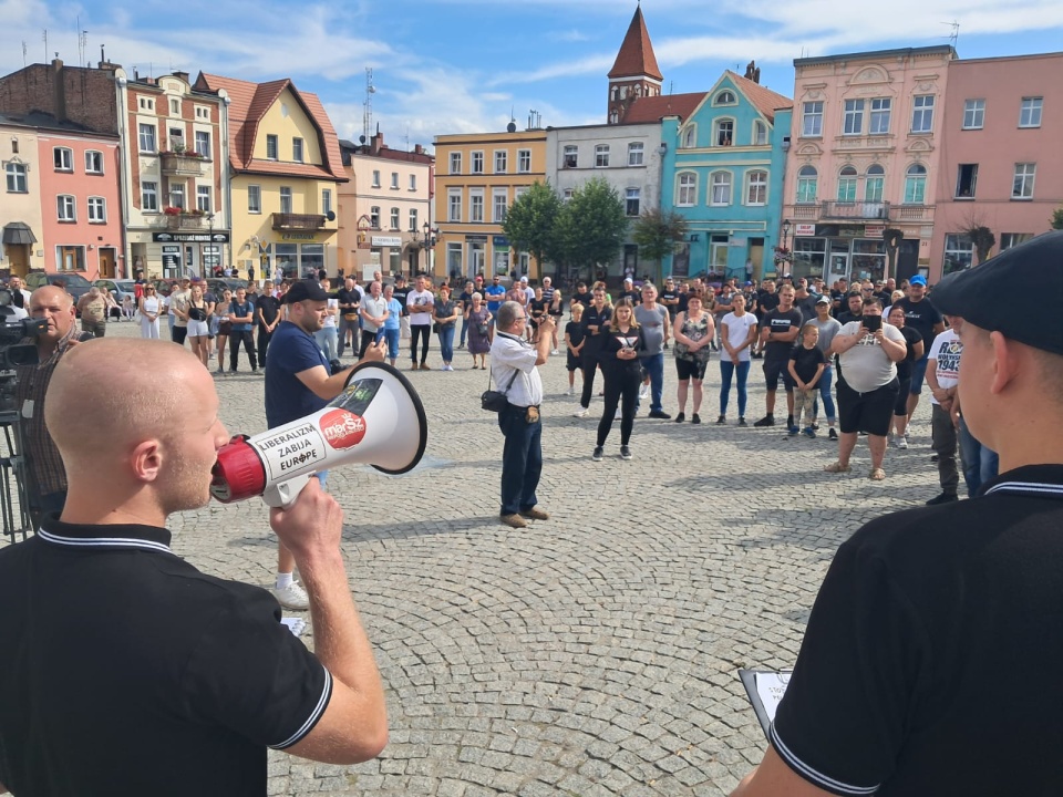 Pikieta w Nowem ku czci zmarłego i przeciwko imigrantom [zdjęcia i wideo]